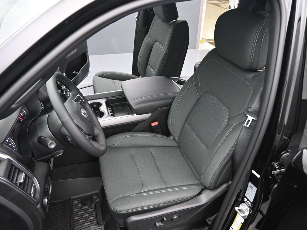 New 2026 RAM 1500 4x4 Crew Cab image 13