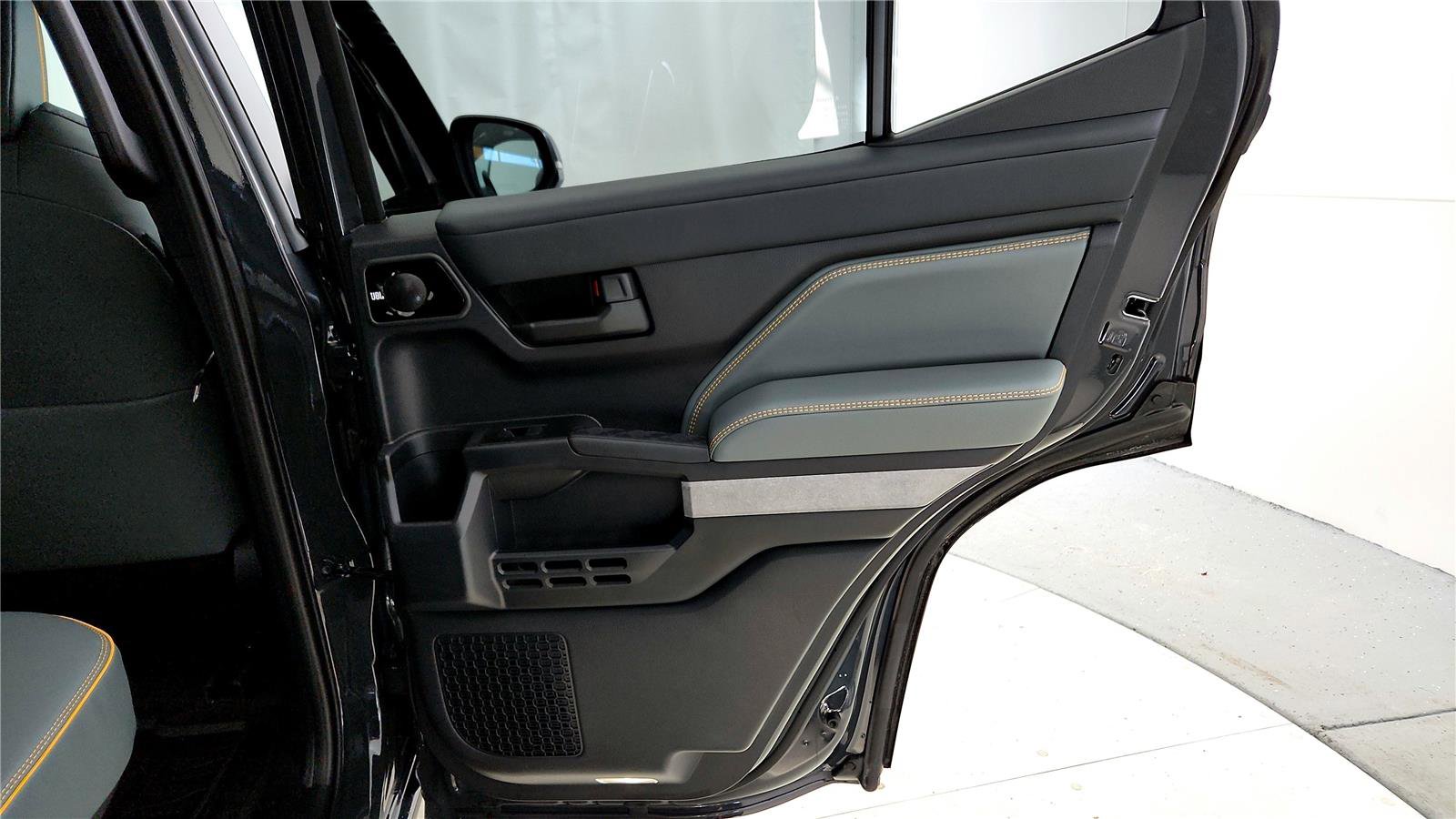 Used 2025 Toyota 4Runner Trailhunter image 19