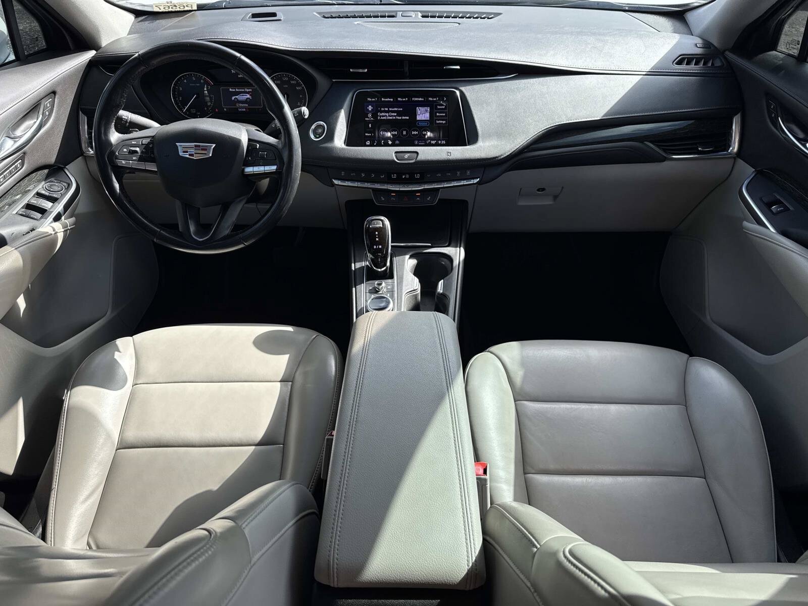 Used 2021 Cadillac XT4 Premium Luxury w/ Cold Weather Package FWD image 29