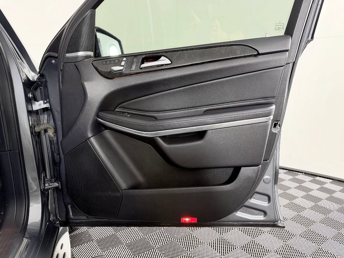 Used 2018 Mercedes-Benz GLS 550 4MATIC image 50