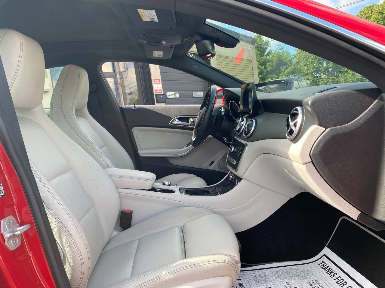 Used 2017 Mercedes-Benz CLA 250 image 30