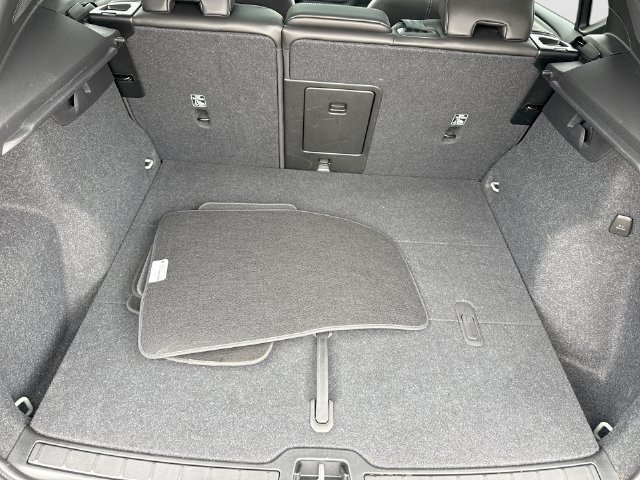 Certified 2025 Volvo XC40 B5 Ultra AWD/4WD image 24