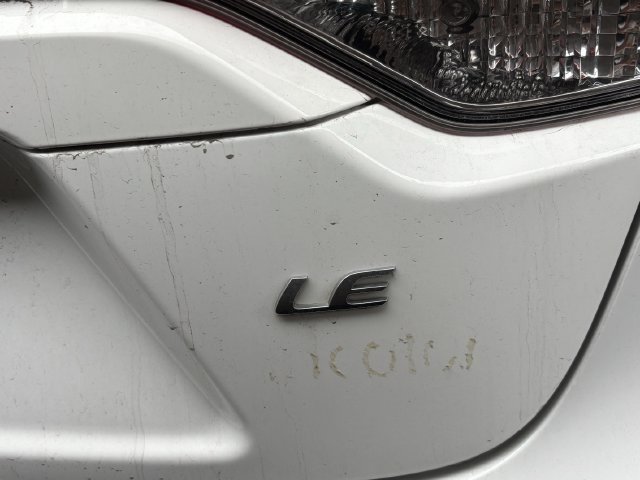 Used 2022 Toyota Corolla LE FWD image 12