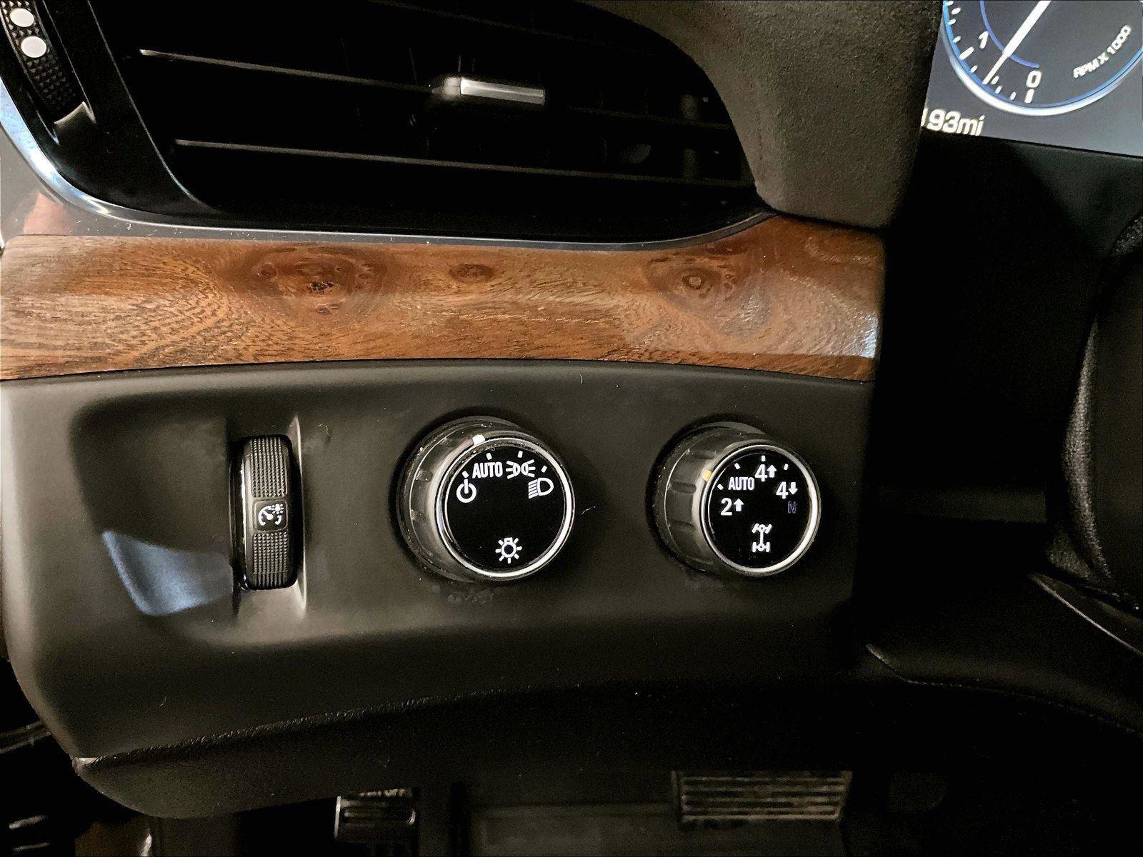 Used 2015 Cadillac Escalade ESV Luxury image 31