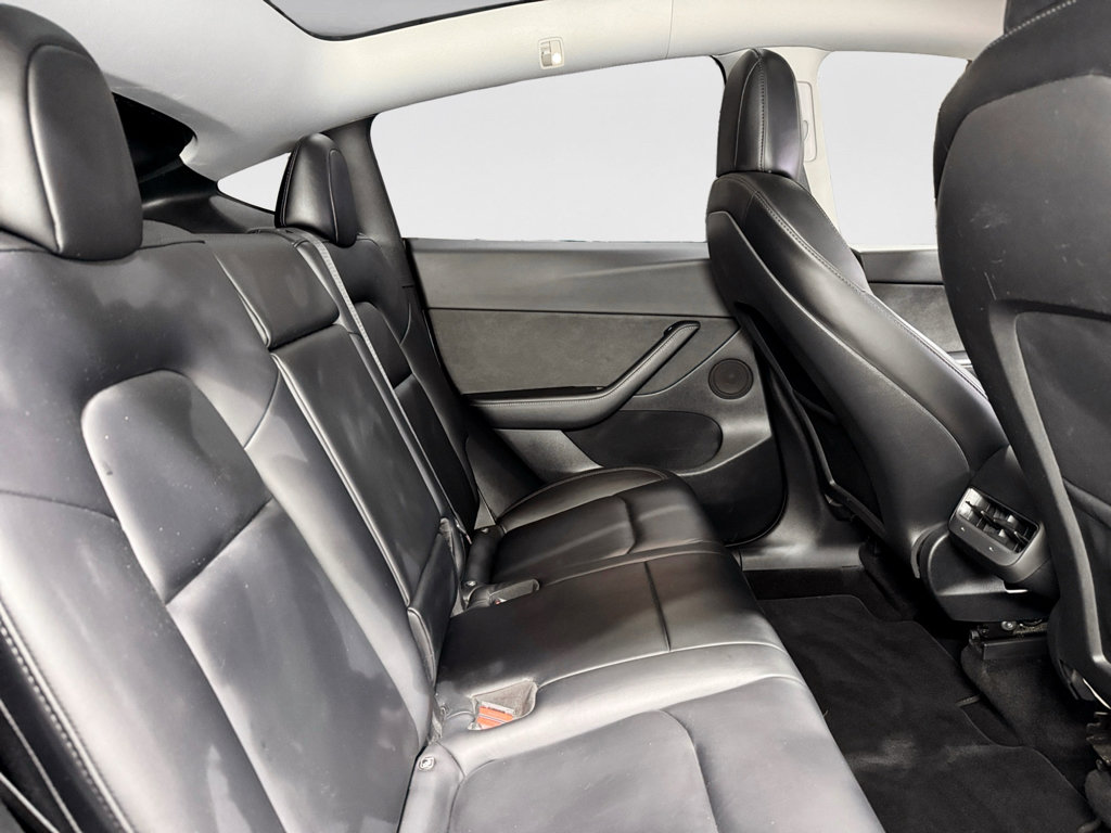 Used 2022 Tesla Model Y Long Range image 21