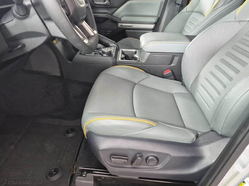 Used 2025 Toyota Tacoma 4x4 Double Cab Hybrid image 22
