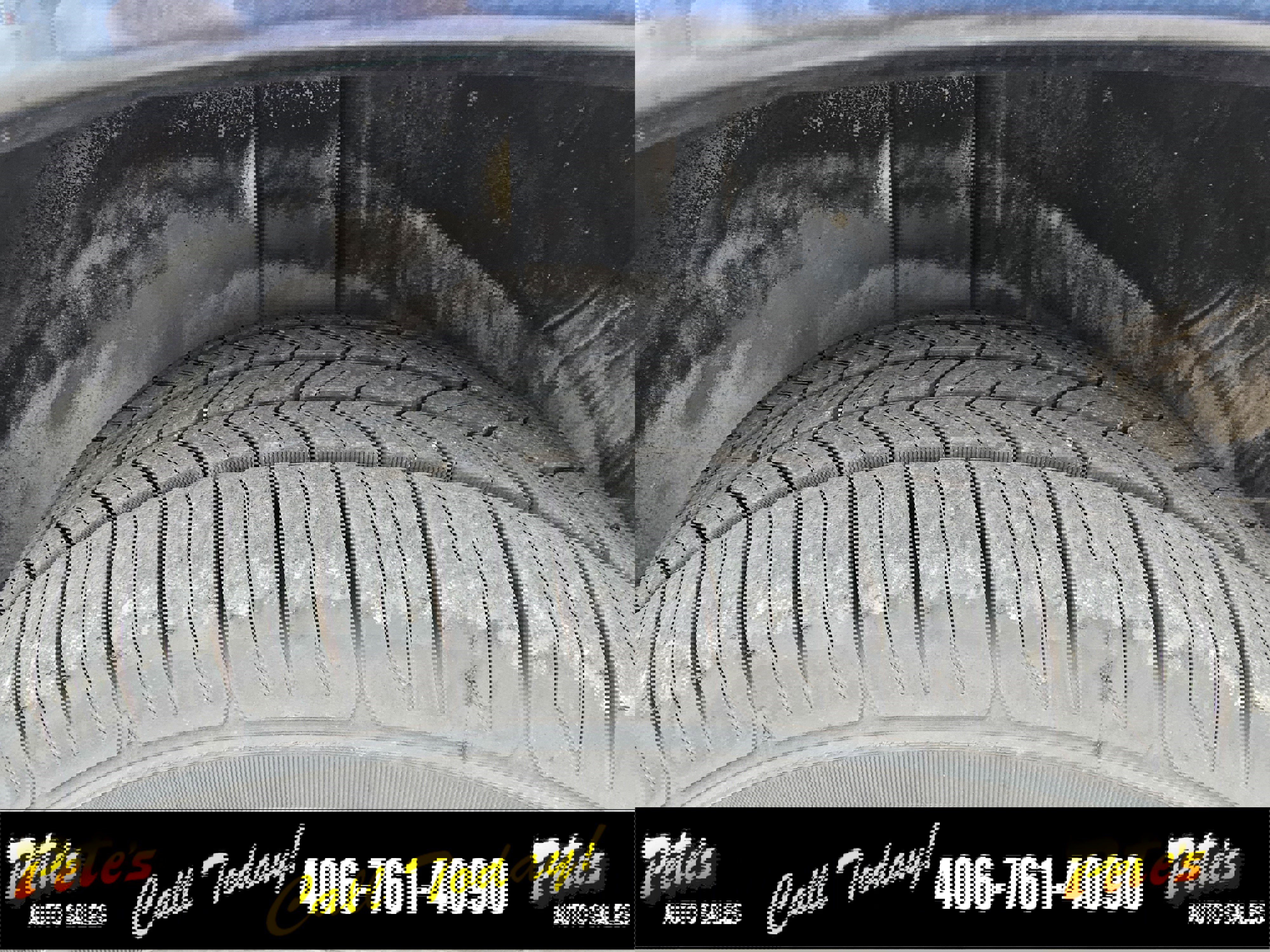 Used 2009 Chrysler Town & Country Touring image 12