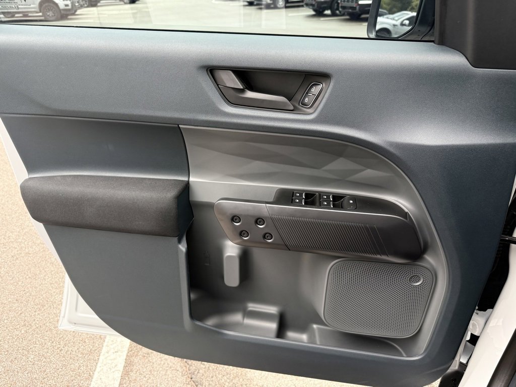 New 2025 Ford Maverick XL image 18