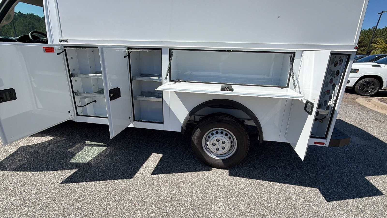 New 2026 RAM ProMaster 3500 w/ Convenience Group FWD image 13