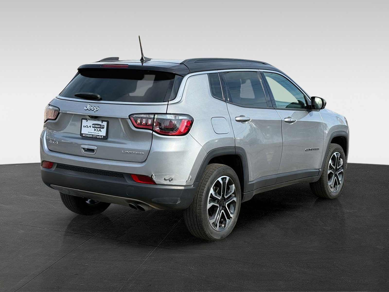 Used 2022 Jeep Compass Limited w/ Sun and Sound Group AWD/4WD image 5
