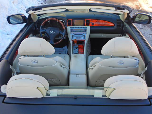 Used 2009 Lexus SC 430 Convertible image 2