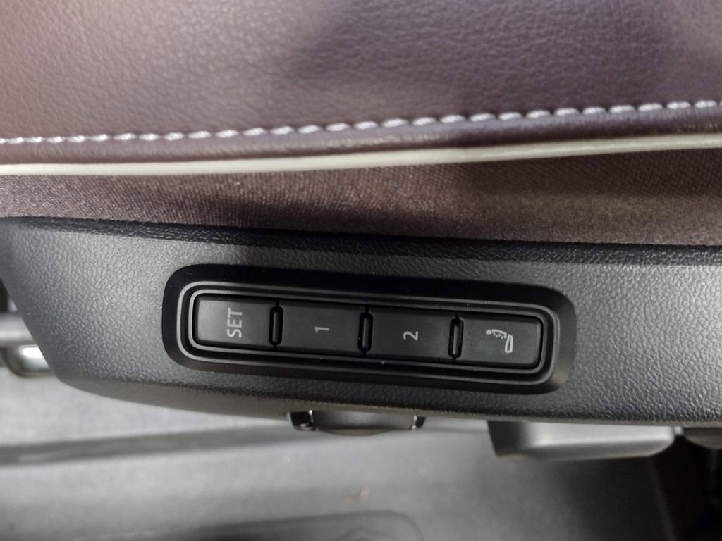 New 2025 Volkswagen ID. Buzz Pro S image 22