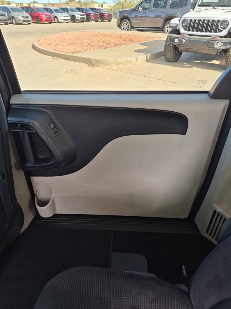 Used 2020 Dodge Grand Caravan SE w/ UConnect Hands-Free Group image 19