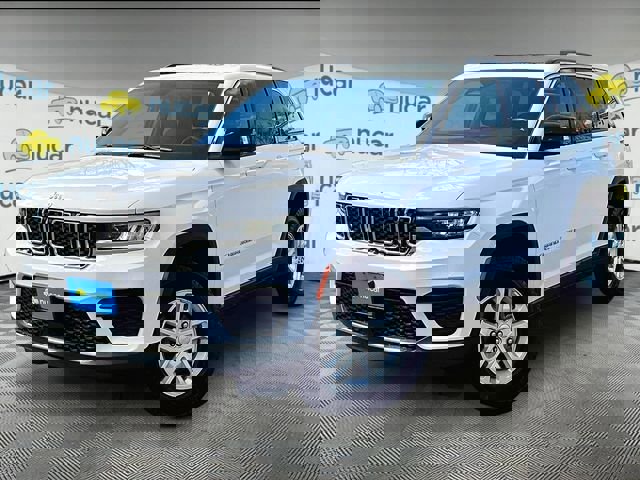 Used 2022 Jeep Grand Cherokee Laredo w/ Luxury Tech Group I AWD/4WD image 12