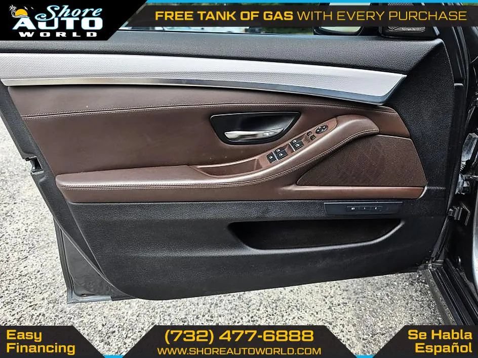 Used 2016 BMW 550i xDrive Sedan AWD/4WD image 18