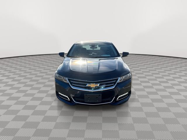Used 2019 Chevrolet Impala LT image 3