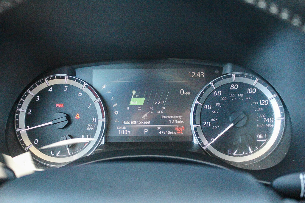 Certified 2025 Toyota Highlander LE FWD image 14