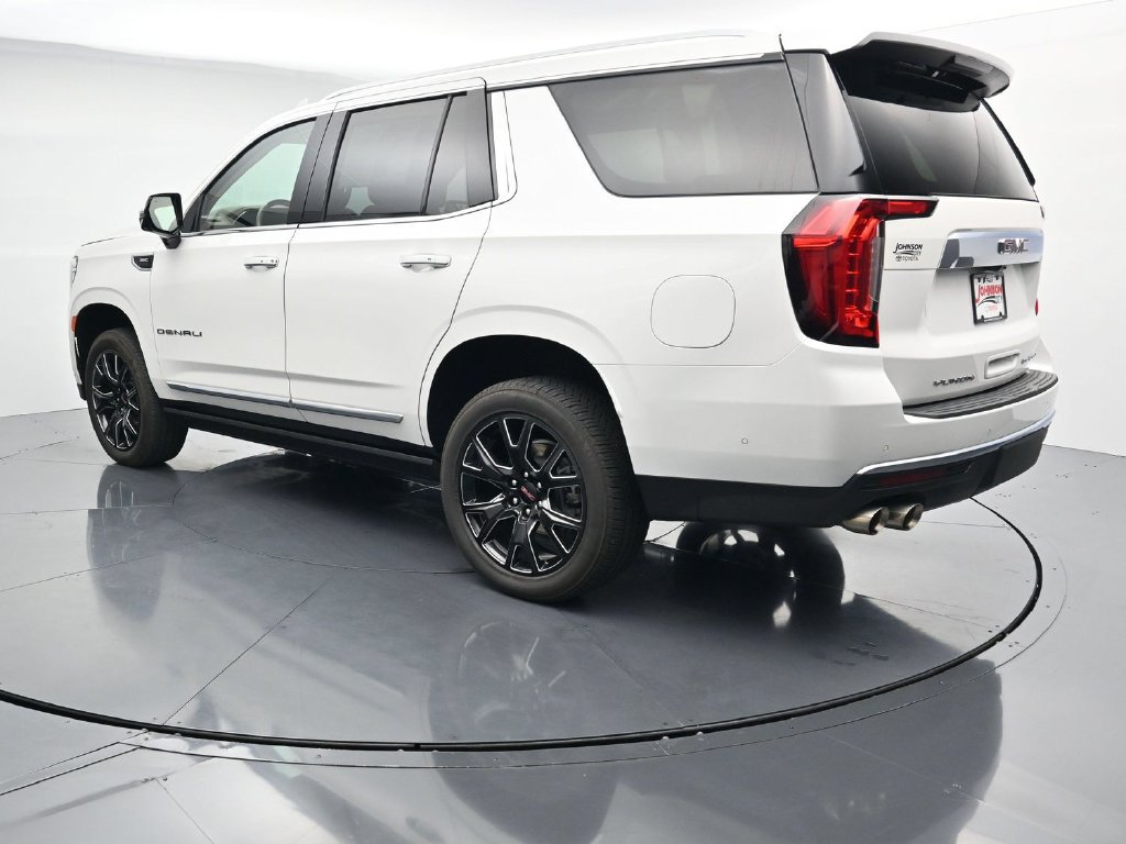 Used 2024 GMC Yukon Denali w/ Advanced Technology Package AWD/4WD image 3