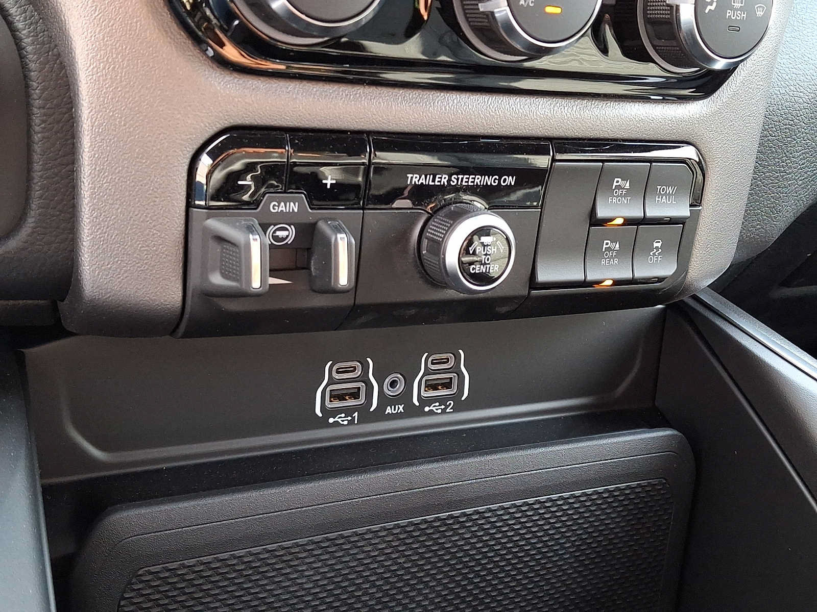 New 2026 RAM 1500 Big Horn AWD/4WD image 14