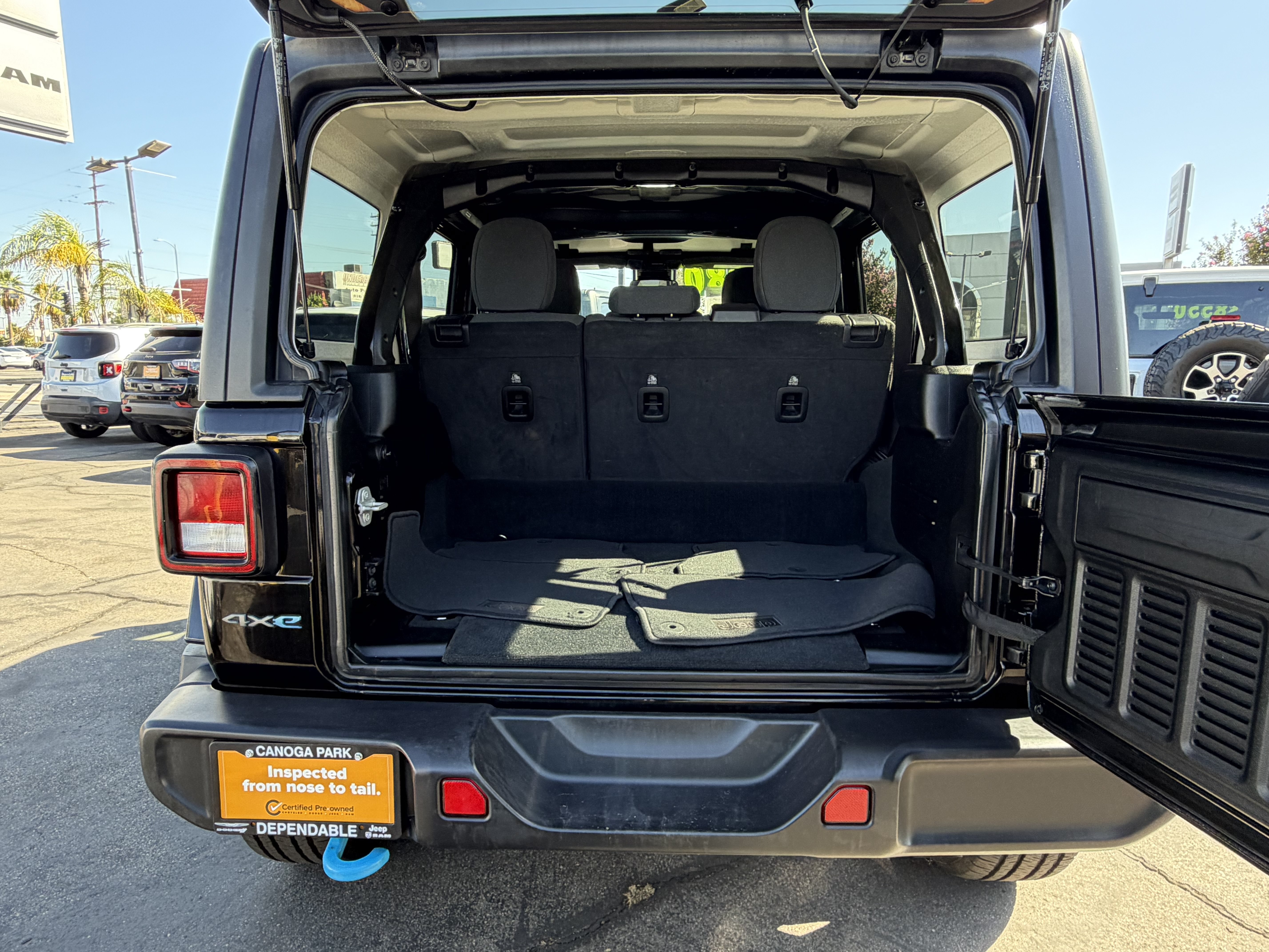 Certified 2024 Jeep Wrangler Unlimited AWD/4WD image 16