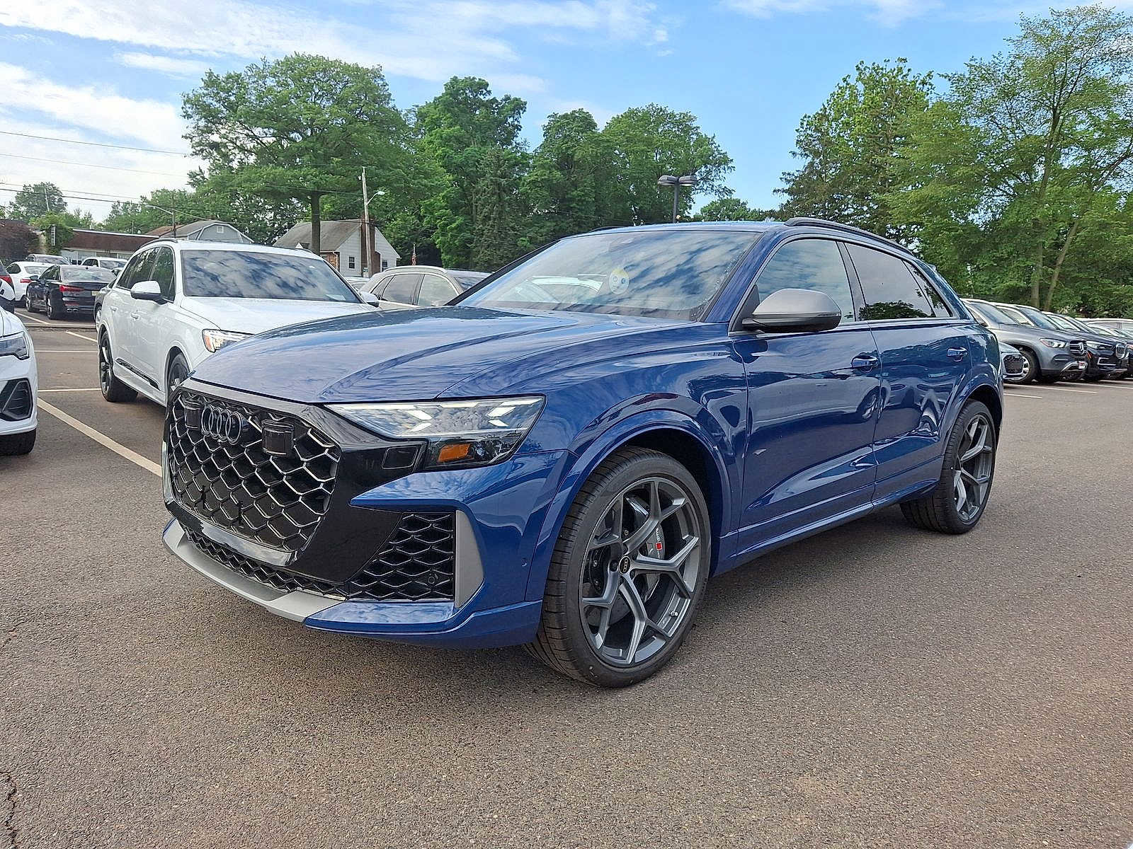 New 2025 Audi RS Q8 performance image 2