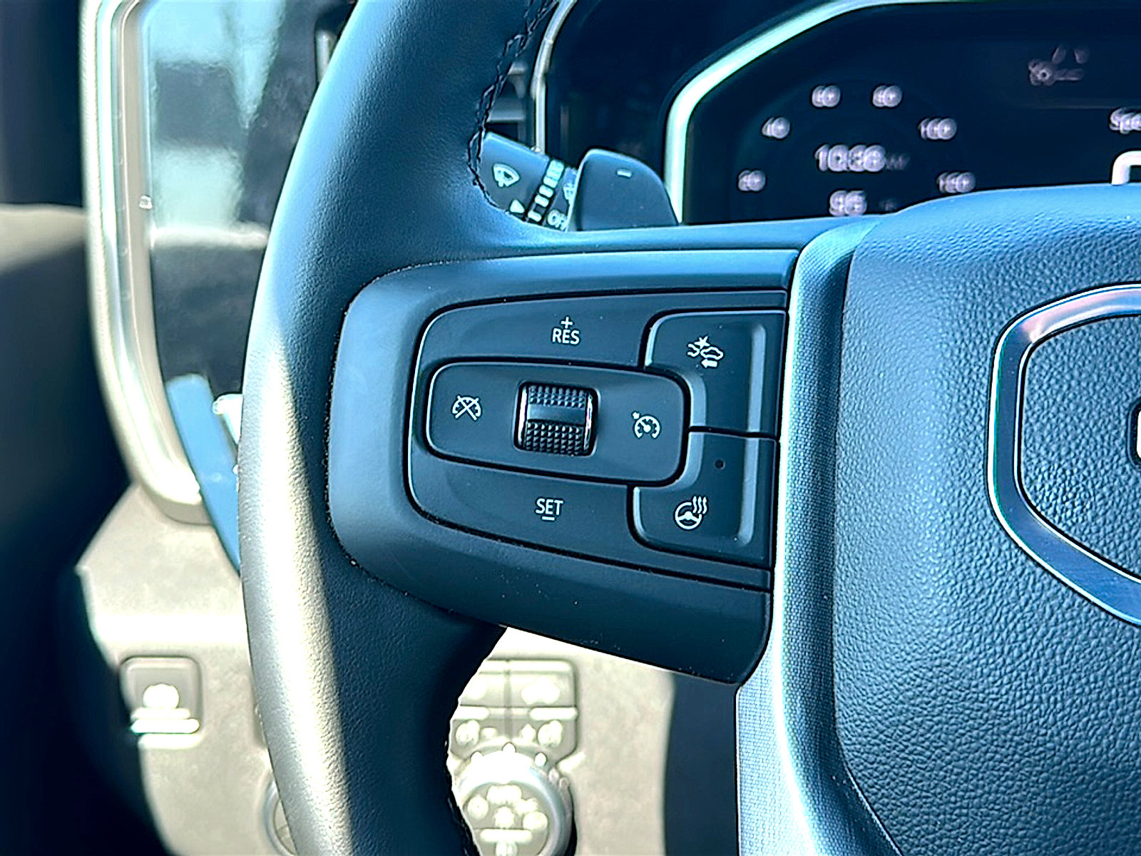 Used 2026 GMC Sierra 1500 SLT AWD/4WD image 31