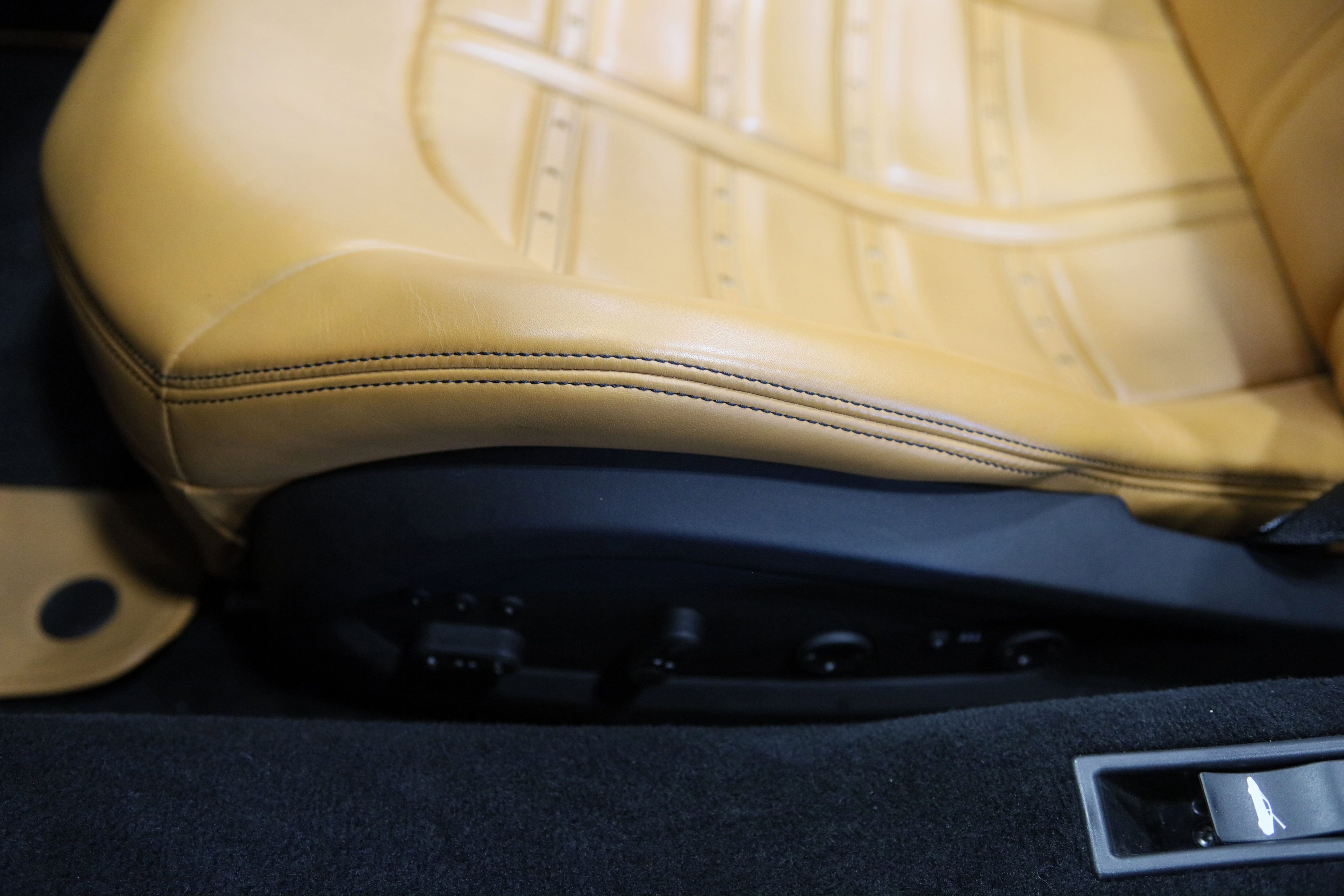 Used 2019 Ferrari 488 Spider image 11