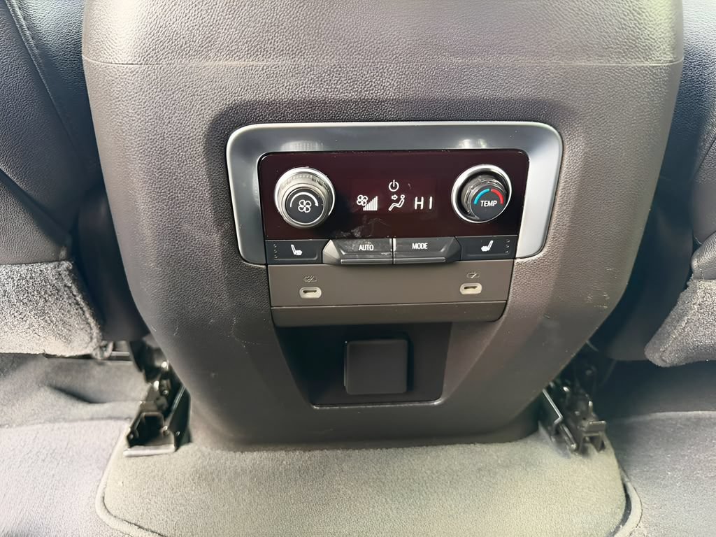 Used 2021 Chevrolet Tahoe Premier RWD image 17