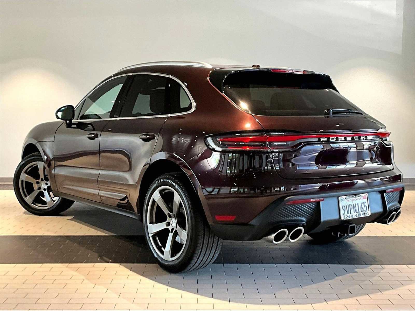 Used 2025 Porsche Macan image 3