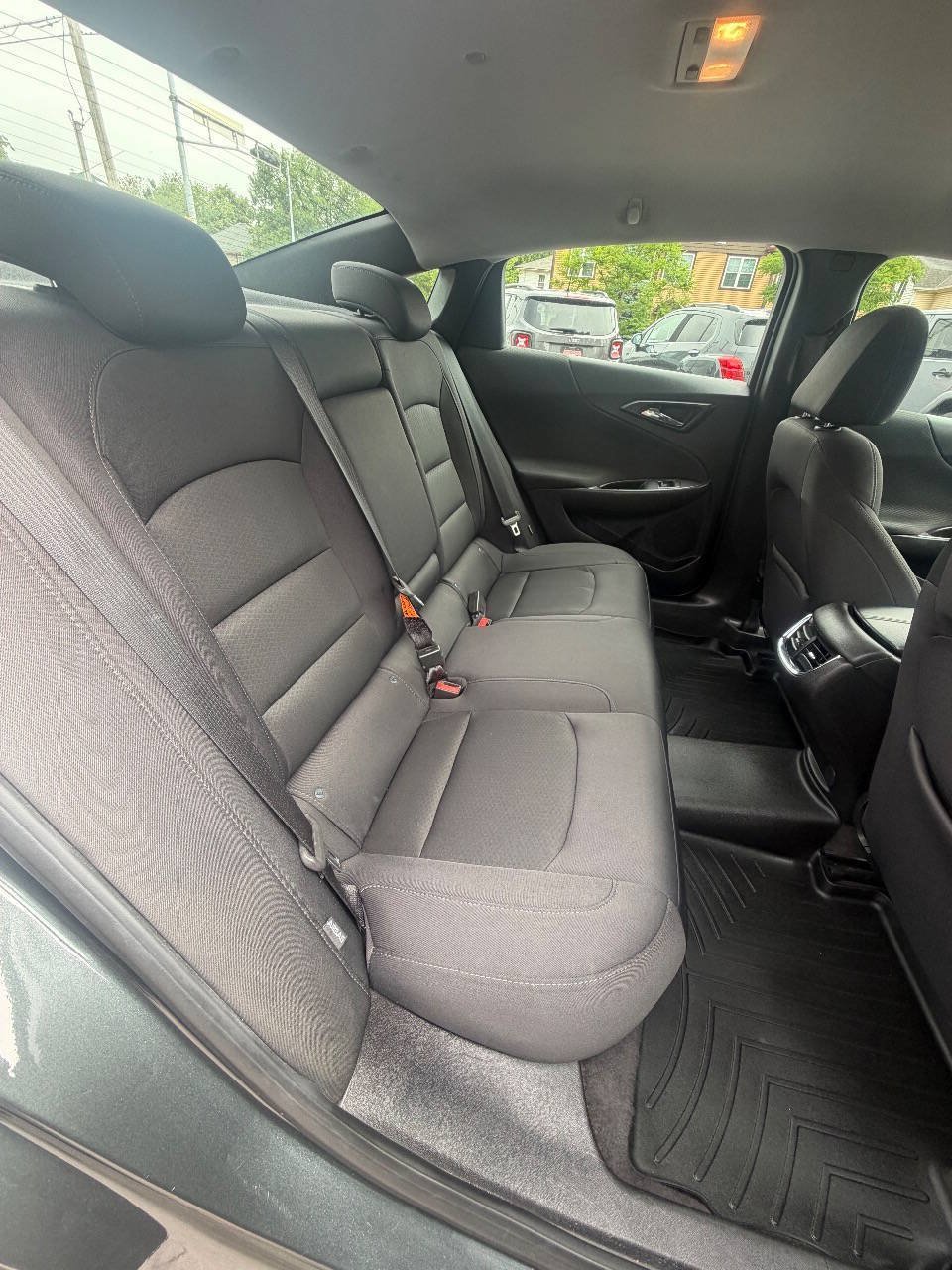 Used 2017 Chevrolet Malibu LT FWD image 33