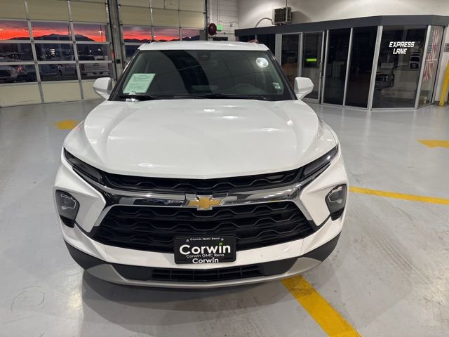 Used 2025 Chevrolet Blazer LT w/ Convenience Package image 3