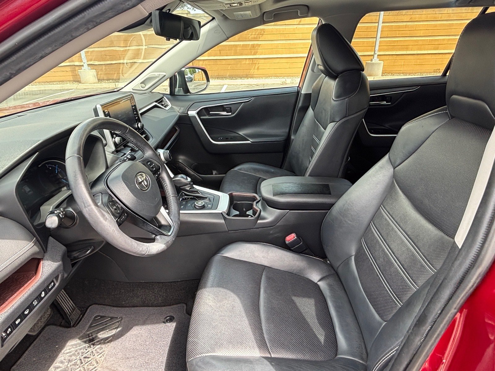Used 2020 Toyota RAV4 Limited AWD/4WD image 21