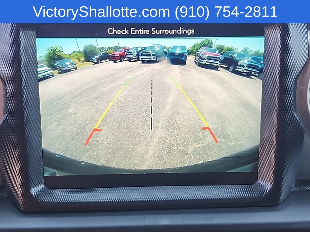 Used 2018 Jeep Wrangler Unlimited Sahara AWD/4WD image 7
