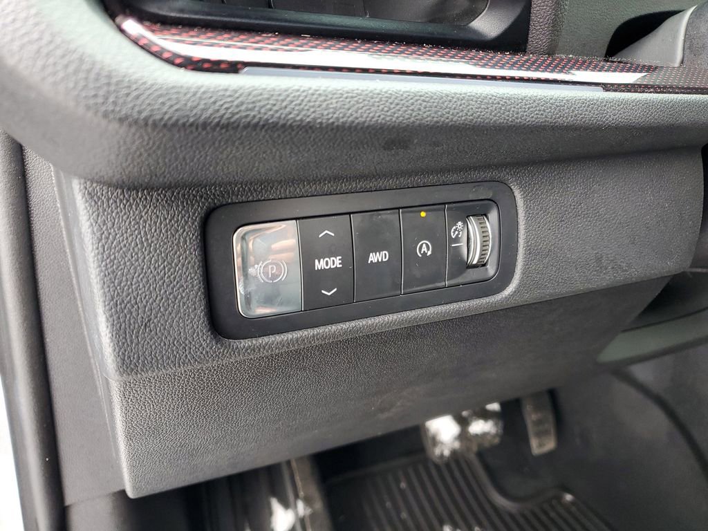 Used 2024 Chevrolet Traverse Z71 image 9