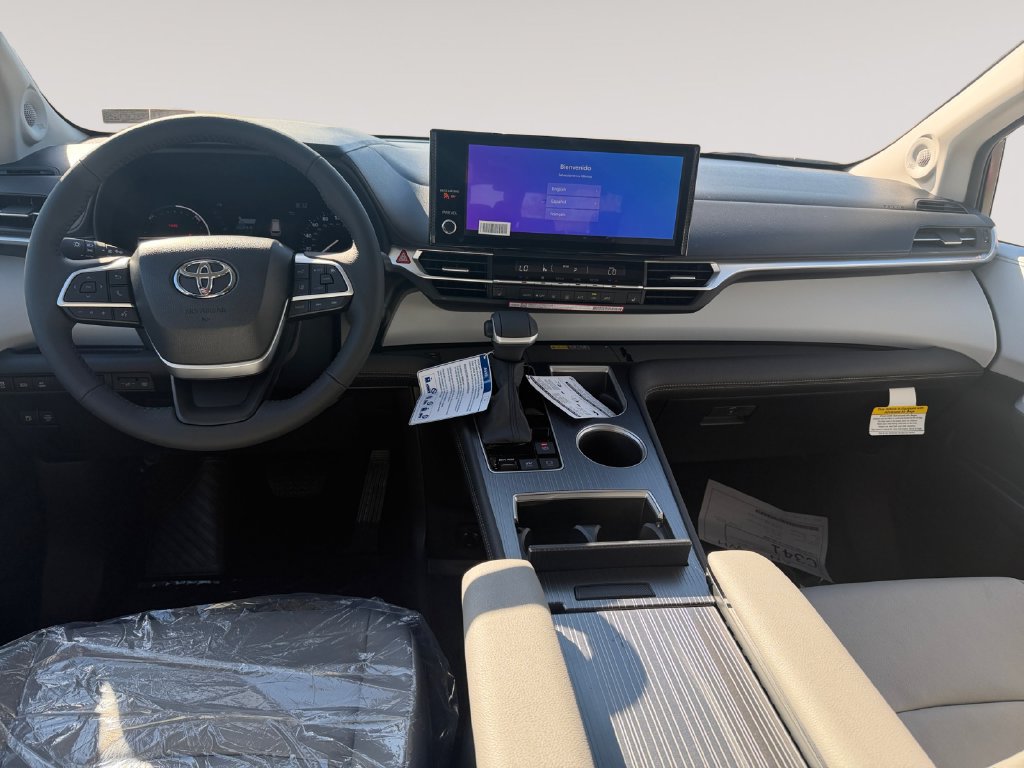 New 2026 Toyota Sienna XLE AWD/4WD image 10