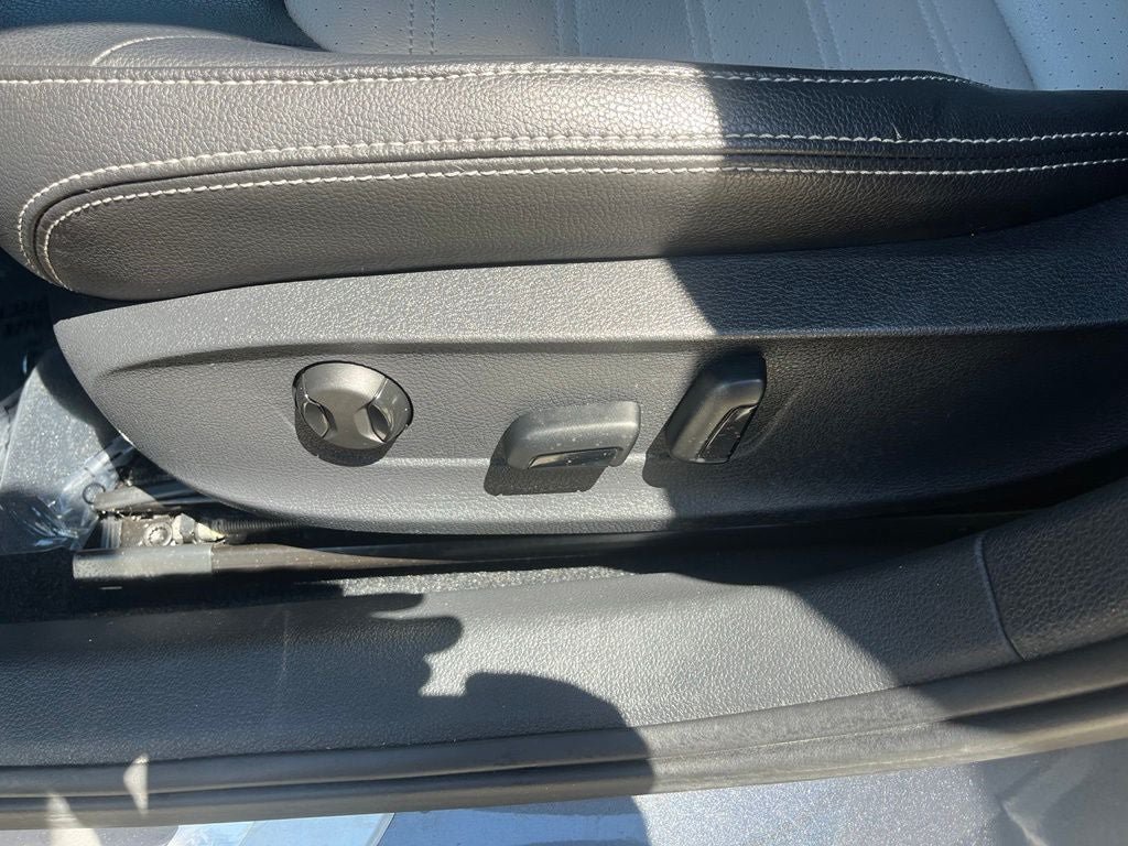 Used 2018 Volkswagen Passat 3.6 FWD image 38