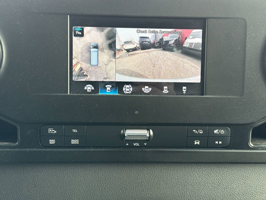 Used 2021 Mercedes-Benz Sprinter 2500 image 35