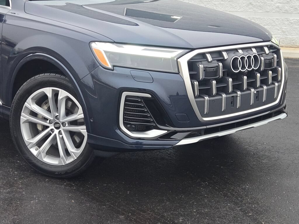 Used 2025 Audi Q7 3.0T Premium Plus AWD/4WD image 2
