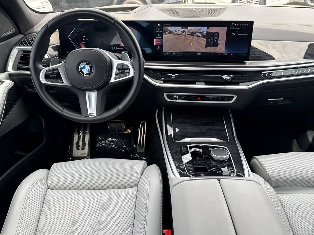 Used 2023 BMW X7 xDrive40i w/ M Sport Package AWD/4WD image 26