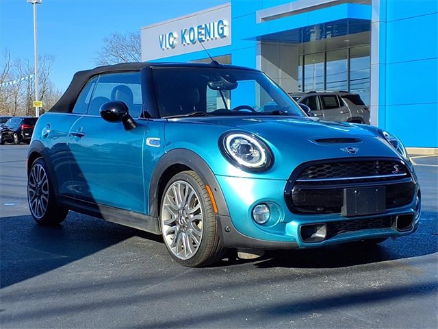 Used 2019 MINI Cooper S w/ Signature Upholstery Package image 2