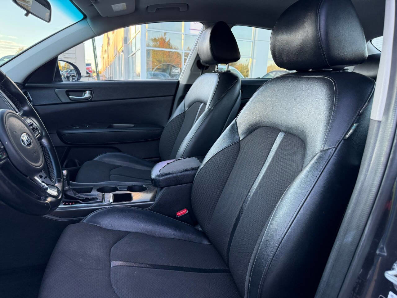 Used 2018 Kia Optima S image 17