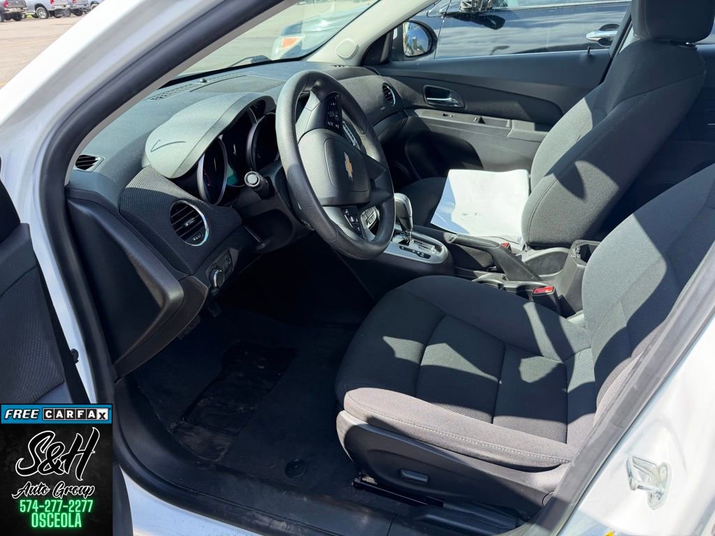 Used 2016 Chevrolet Cruze LT FWD image 4