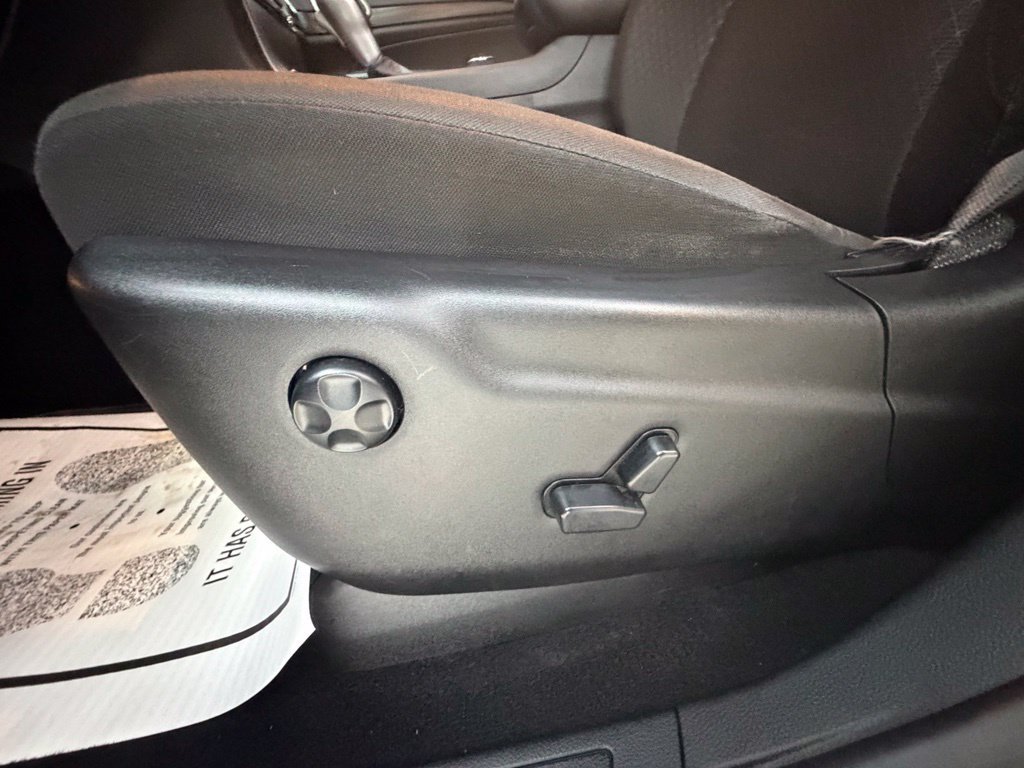 Used 2020 Jeep Grand Cherokee Laredo AWD/4WD image 43