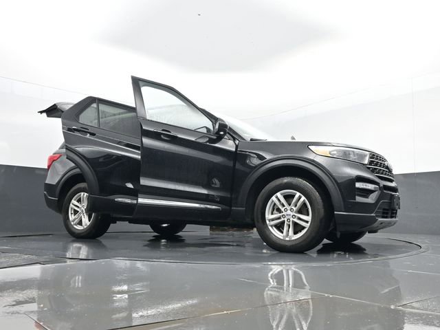 Used 2024 Ford Explorer XLT w/ Equipment Group 202A AWD/4WD image 33