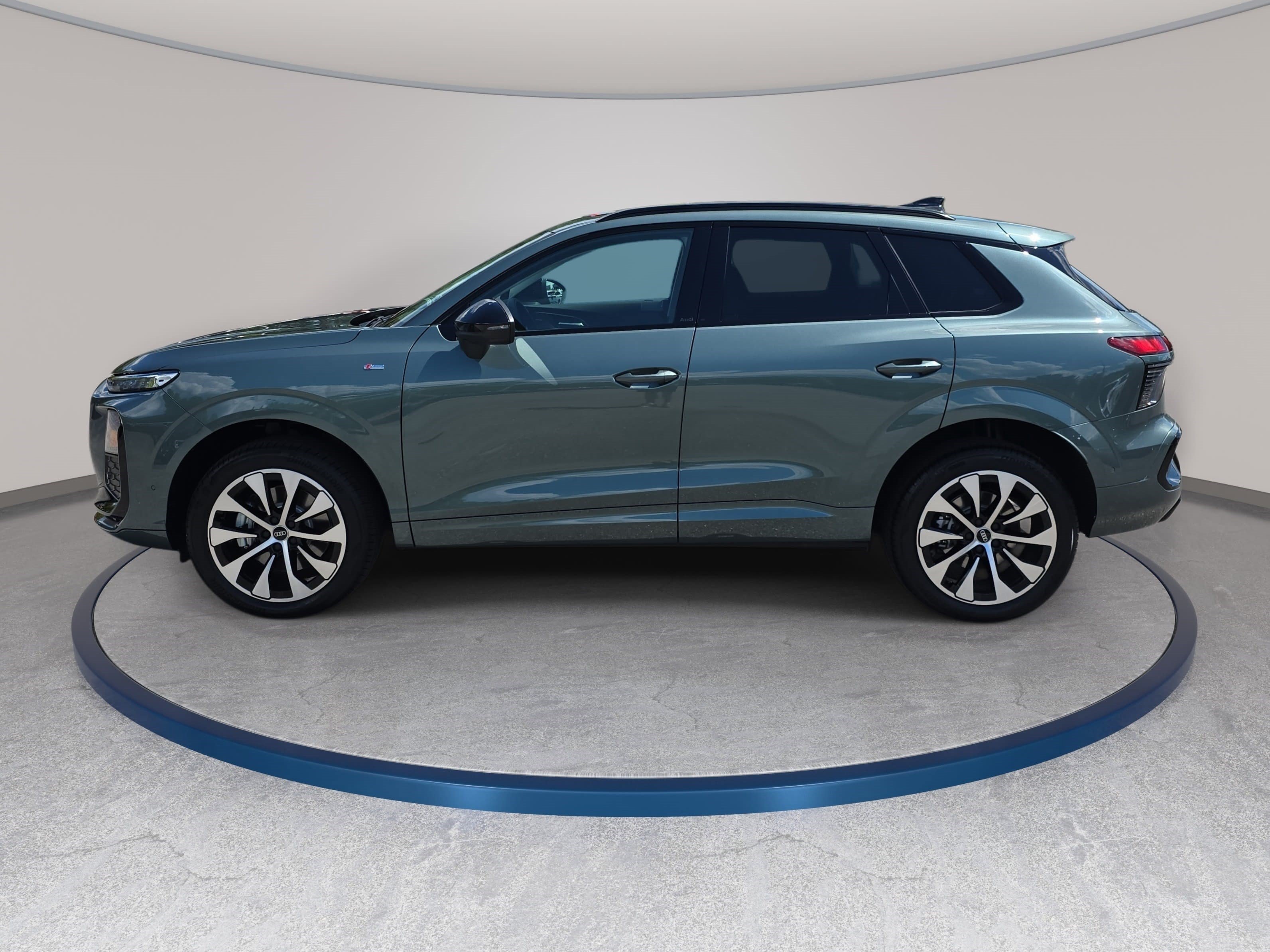 New 2026 Audi Q3 quattro 2.0T AWD/4WD image 8