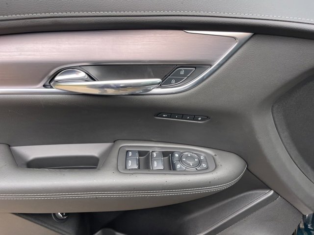 New 2025 Cadillac XT6 Luxury image 15