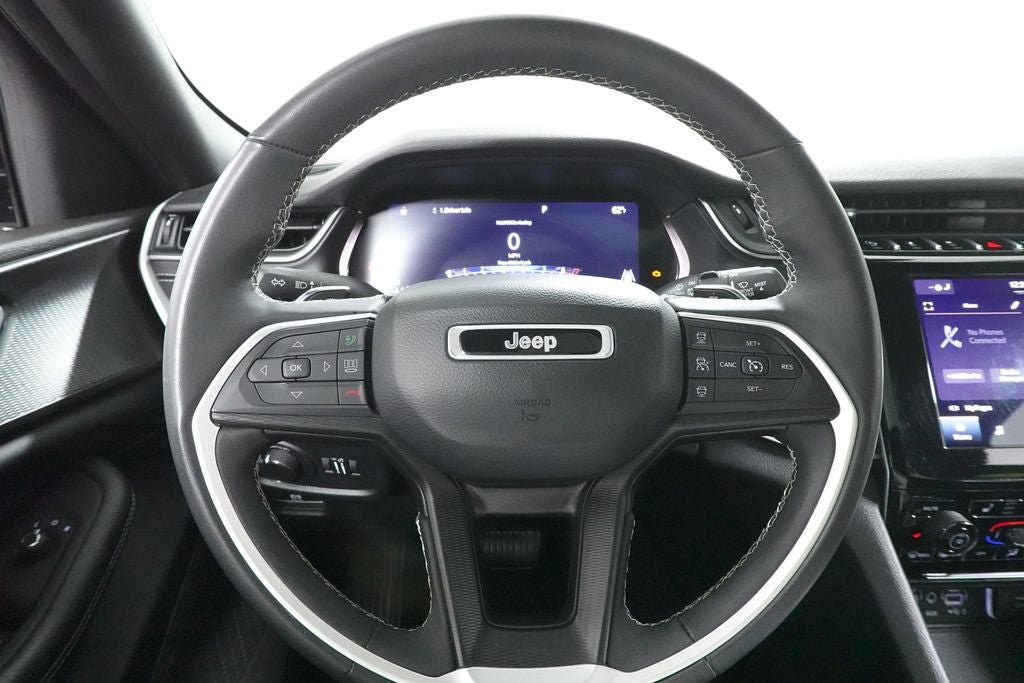 Used 2023 Jeep Grand Cherokee Altitude AWD/4WD image 11