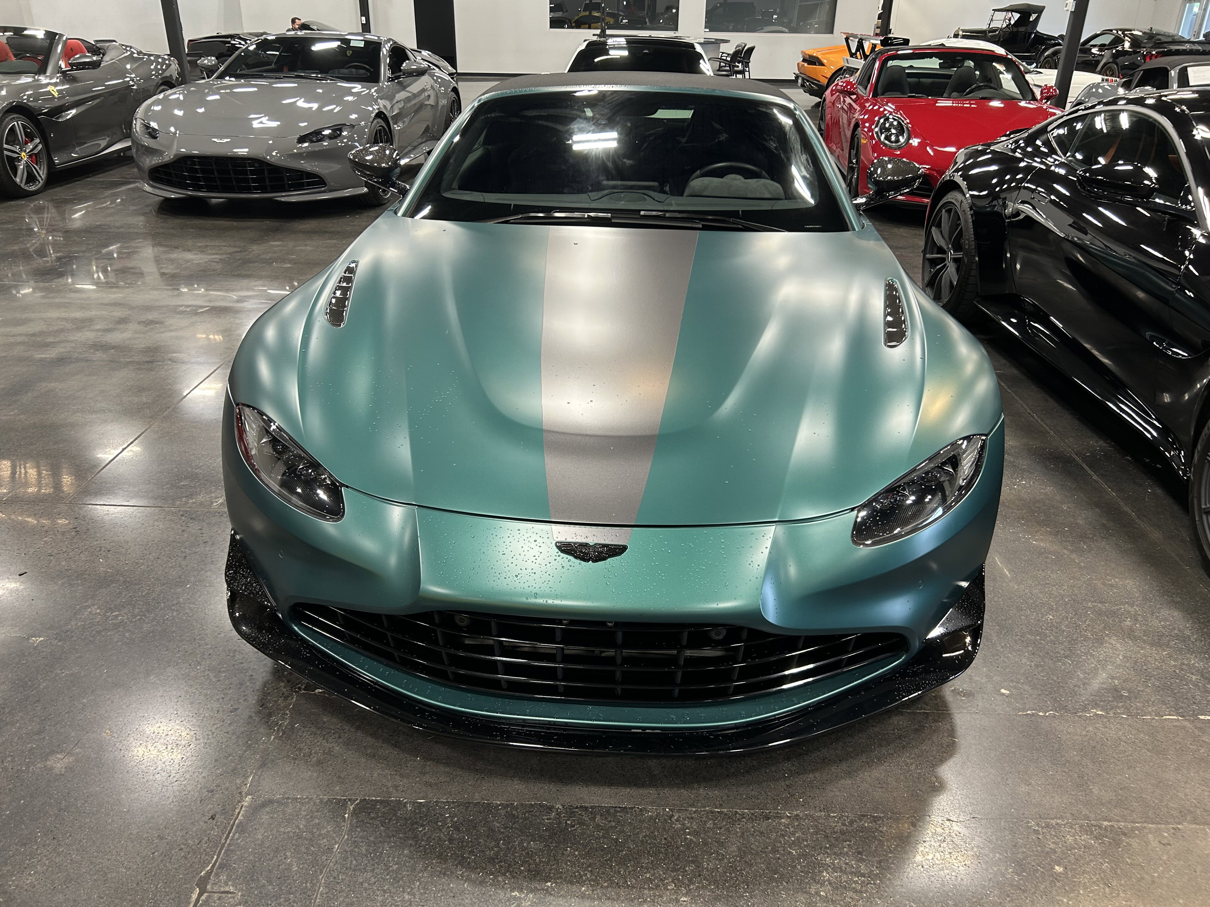Used 2023 Aston Martin V8 Vantage Roadster RWD image 7