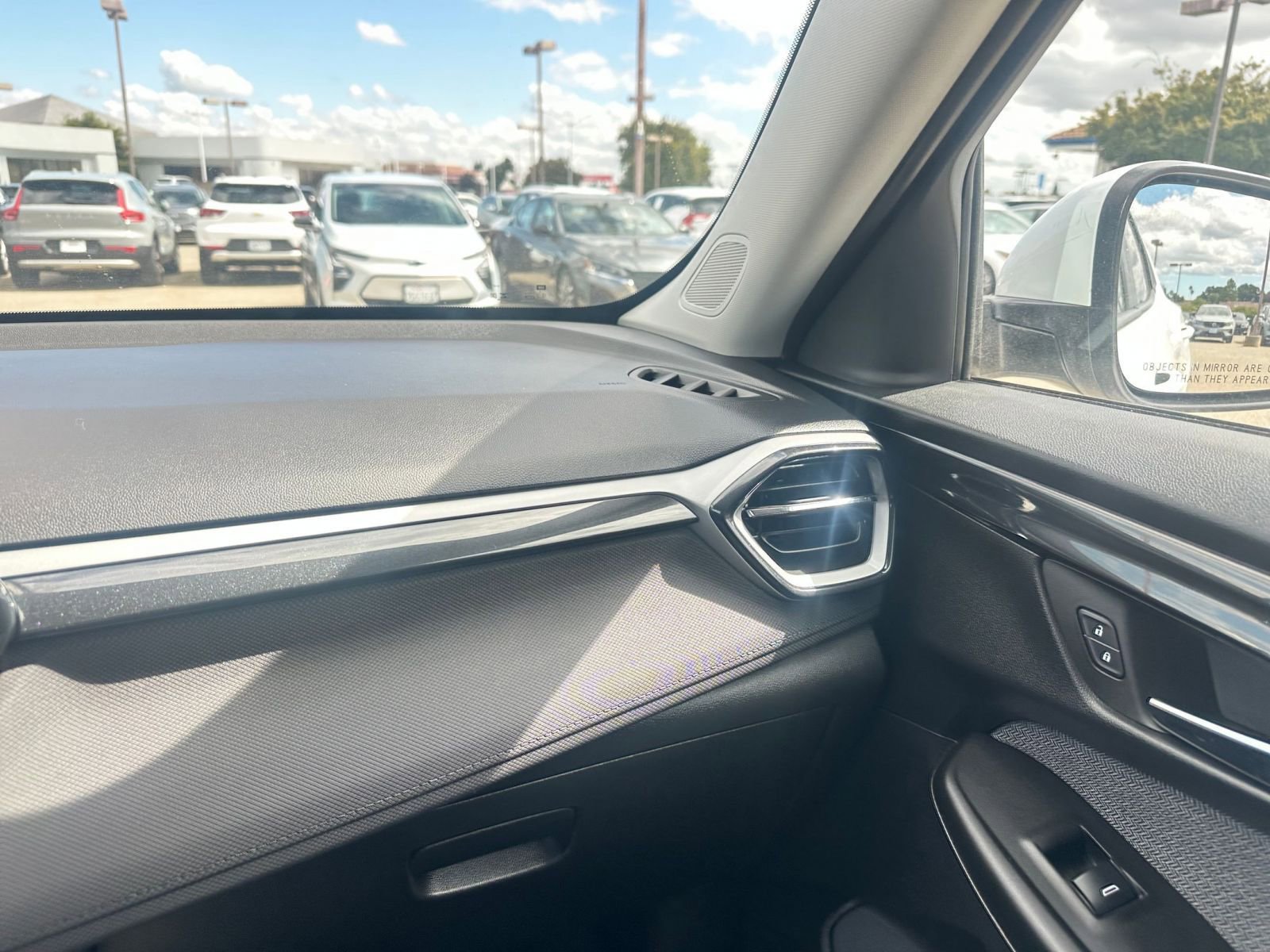 Used 2024 Chevrolet TrailBlazer LT w/ Driver Confidence Package image 35