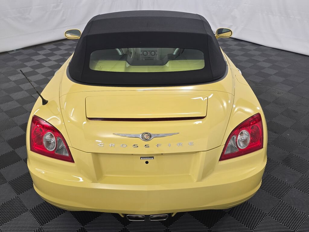 Used 2005 Chrysler Crossfire Limited RWD image 13
